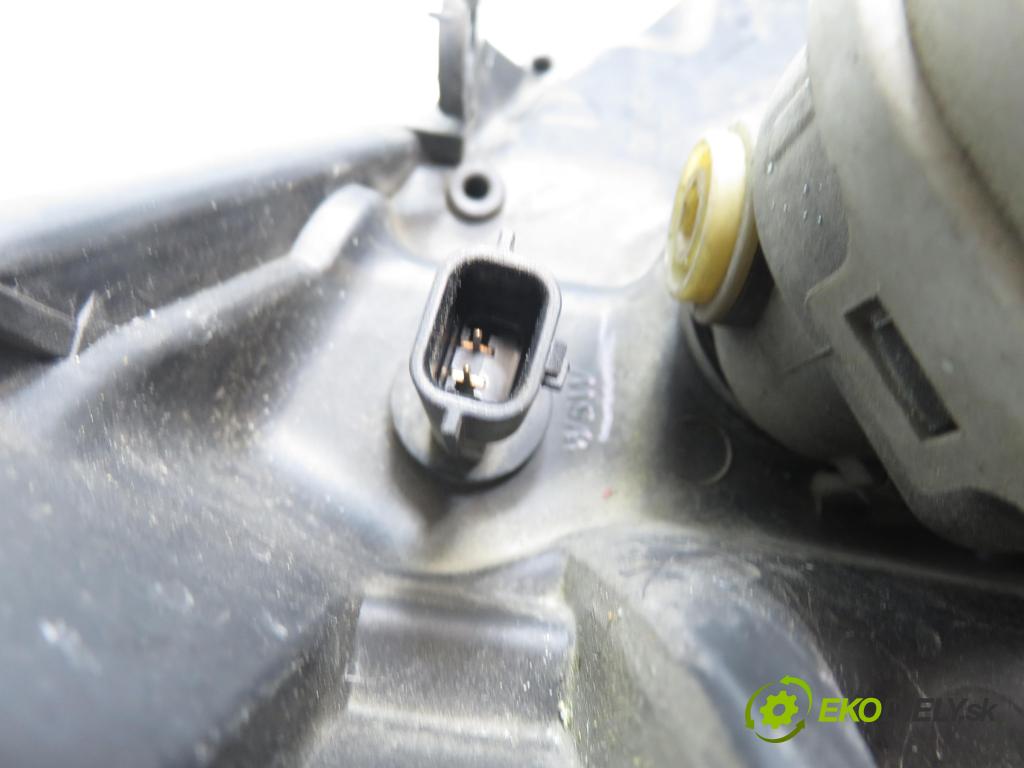 RENAULT SCENIC II (JM0/1_) MINIVAN 2005 88,00 1.9 DCI - F9Q 812 1870,00 Svetlo LP