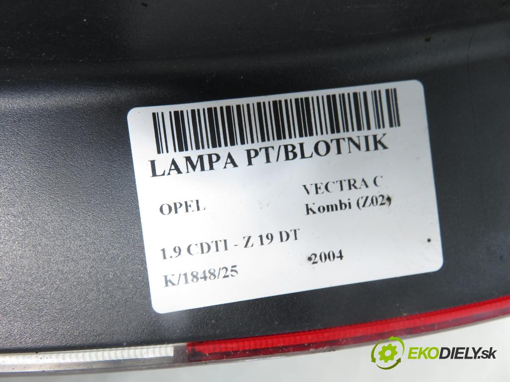 OPEL VECTRA C Kombi (Z02) KOMBI 2004 88,00 1.9 CDTI - Z 19 DT 1910,00 Svetlo pravé zadné 24469462