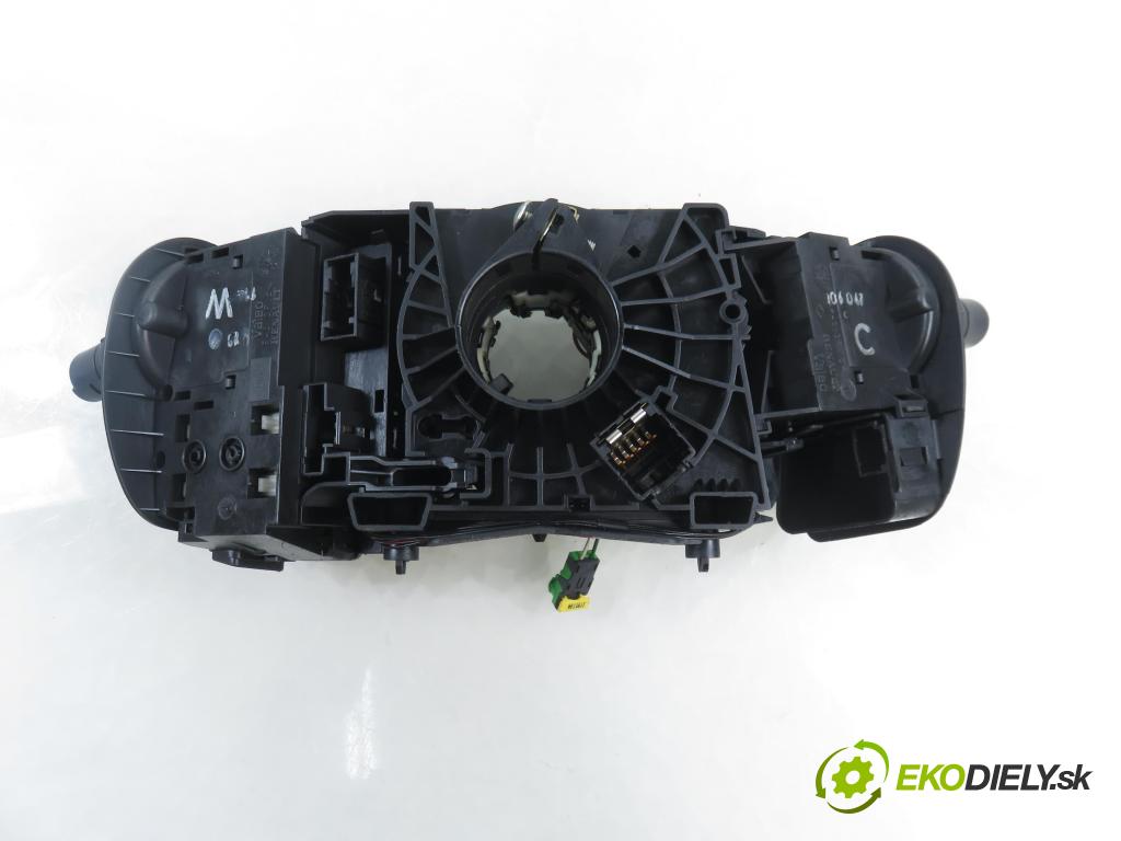RENAULT SCENIC II (JM0/1_) MINIVAN 2005 88,00 1.9 DCI - F9Q 812 1870,00 páčka/prepínač 8200127727