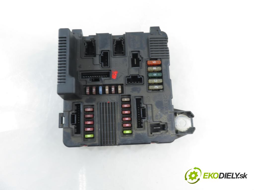 RENAULT SCENIC II (JM0/1_) MINIVAN 2005 88,00 1.9 DCI - F9Q 812 1870,00 riadiaca jednotka / MODUL INNE: 8200306032B ; S118399200E