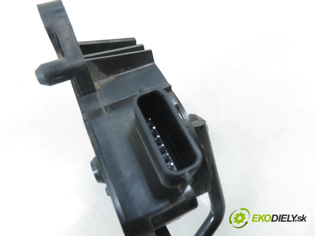 RENAULT SCENIC II (JM0/1_) MINIVAN 2005 88,00 1.9 DCI - F9Q 812 1870,00 Potenciometer plynu 8200159645 (Potenciometer plynového pedálu)