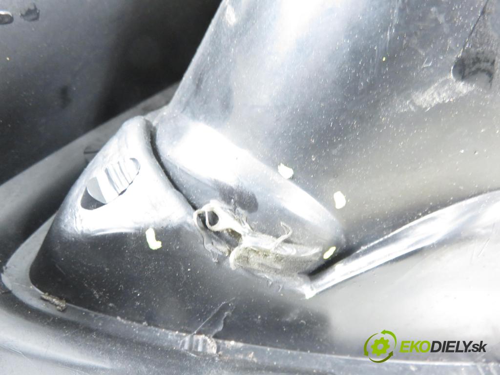 PEUGEOT 206 liftback (2A/C) HB 2005 51,00 1.4 HDi - 8HX (DV4TD) 1398,00 světlo pravé zadní