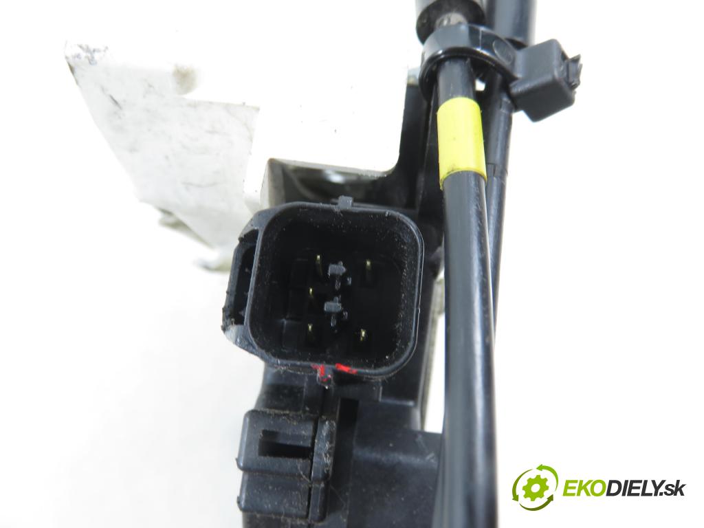 CITROEN C-CROSSER (EP_) SUV 2008 115,00 2.2 HDi 160 - 4HN (DW12MTED4) 2179,00 zámok