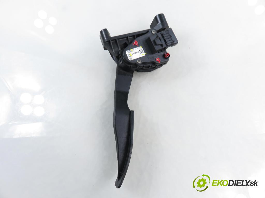 OPEL ASTRA G sedan (T98) HB 2001 55,00 1.7 DTI 16V - Y 17 DT 1686,00 Potenciometer plynu 9157998BK ; 6PV00811200 (Potenciometer plynového pedálu)