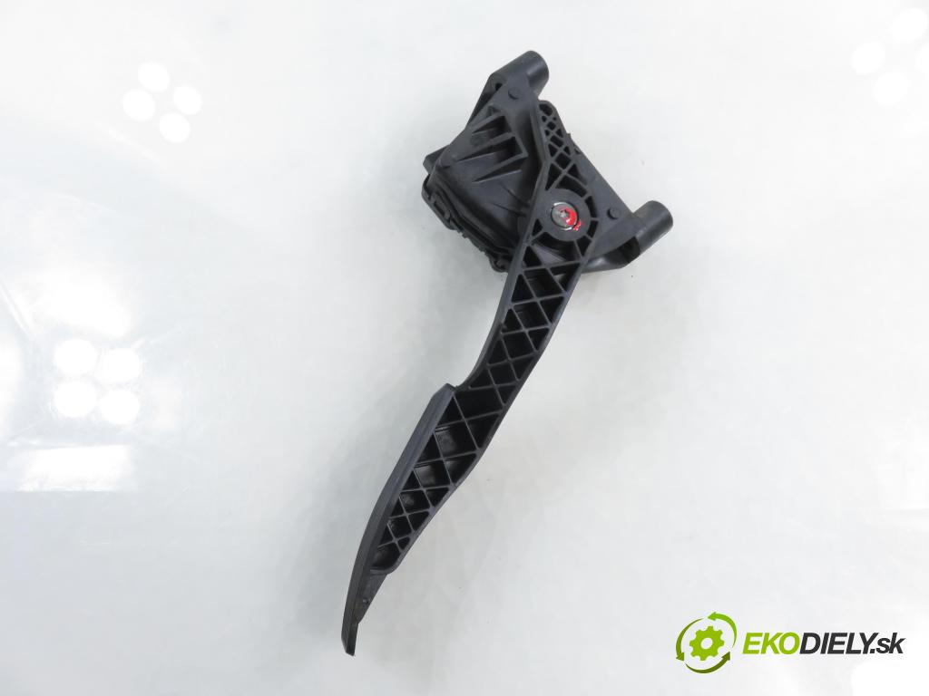 OPEL ASTRA G sedan (T98) HB 2001 55,00 1.7 DTI 16V - Y 17 DT 1686,00 Potenciometer plynu 9157998BK ; 6PV00811200 (Potenciometer plynového pedálu)