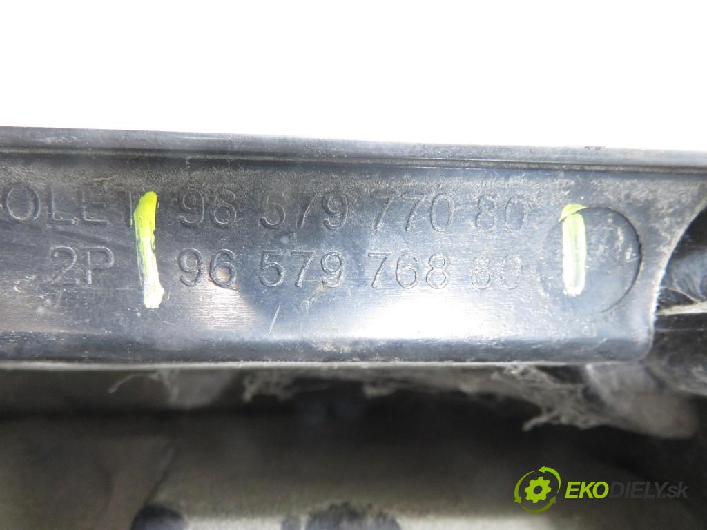 PEUGEOT PARTNER Combispace (5F) KOMBIVAN 2006 55,00 1.6 HDi 75 - 9HW (DV6BTED4) 1560,00 Svetlo ľavé zadné 9657977080 ; 9657976880