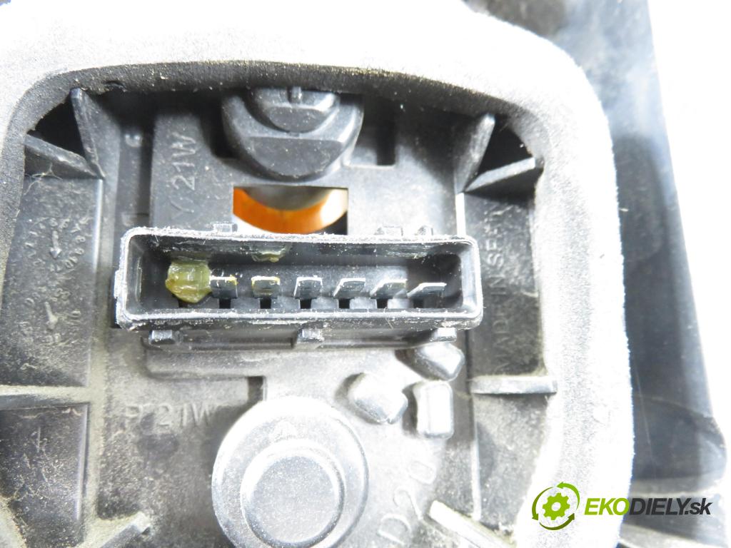 PEUGEOT PARTNER Combispace (5F) KOMBIVAN 2006 55,00 1.6 HDi 75 - 9HW (DV6BTED4) 1560,00 Svetlo ľavé zadné 9657977080 ; 9657976880