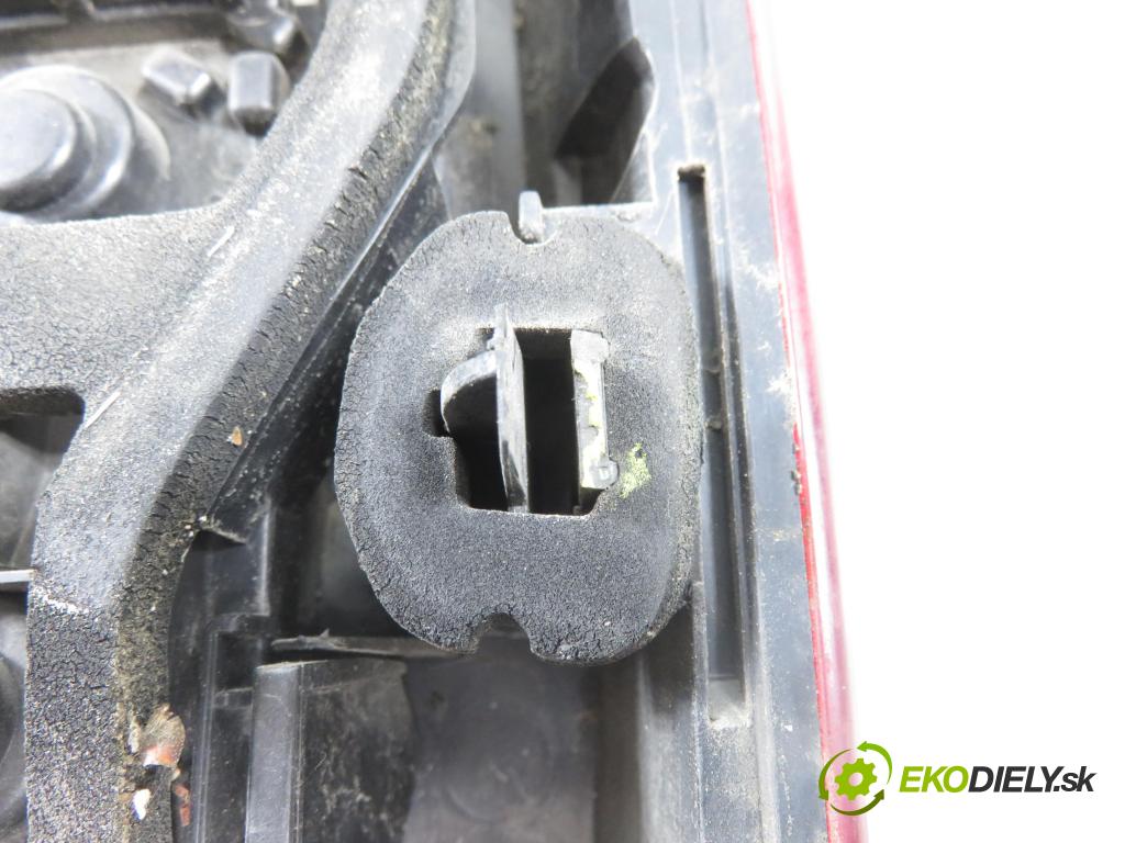 PEUGEOT PARTNER Combispace (5F) KOMBIVAN 2006 55,00 1.6 HDi 75 - 9HW (DV6BTED4) 1560,00 Svetlo ľavé zadné 9657977080 ; 9657976880