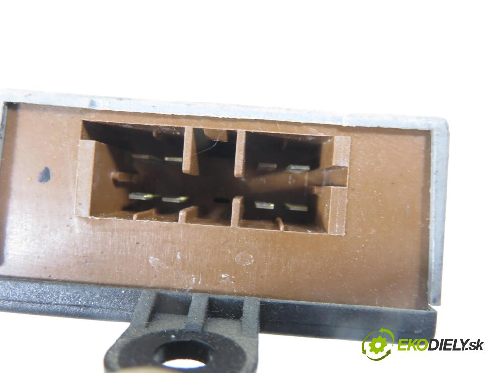 PEUGEOT PARTNER Combispace (5F) KOMBIVAN 2006 55,00 1.6 HDi 75 - 9HW (DV6BTED4) 1560,00 MODUL zámku centrálneho 9627031180