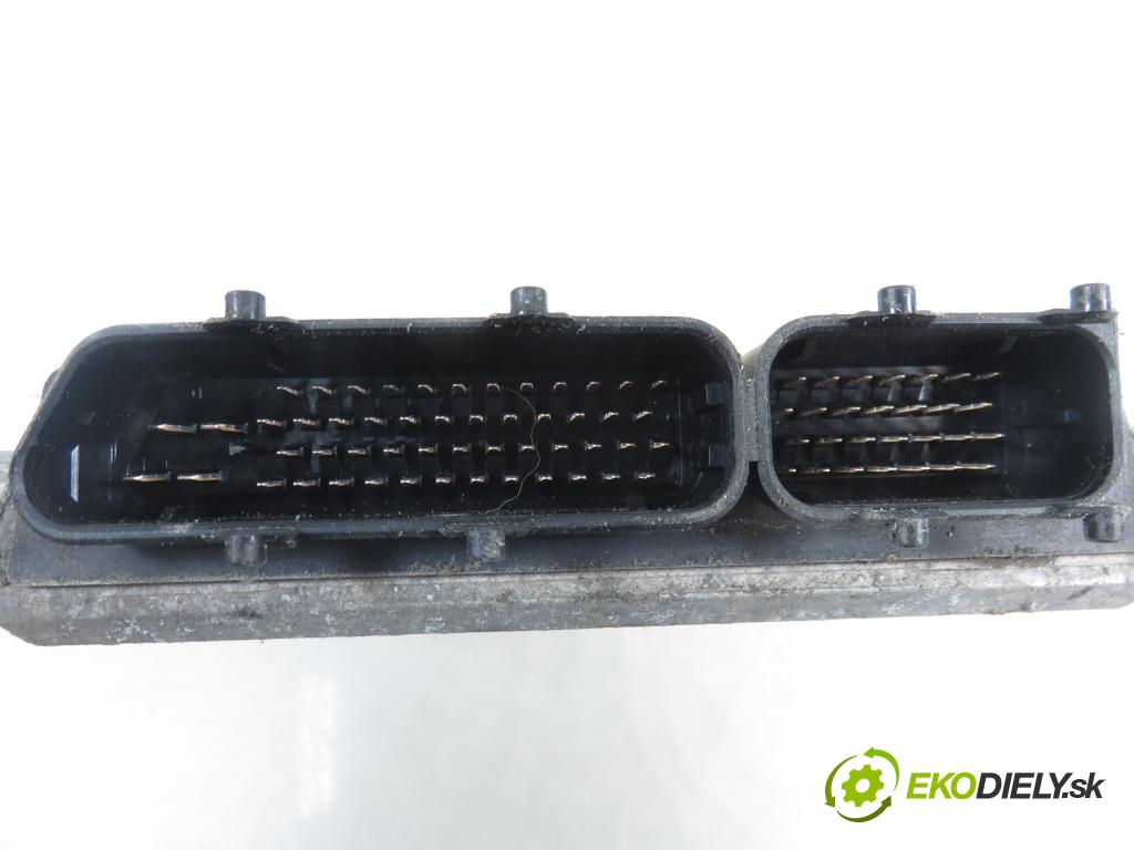 SKODA OCTAVIA I (1U2) LIFTBACK 1999 66,00 1.9 TDI 90- AGR 1896,00 Riadiaca jednotka Motor 038906018BC ; 0281001755