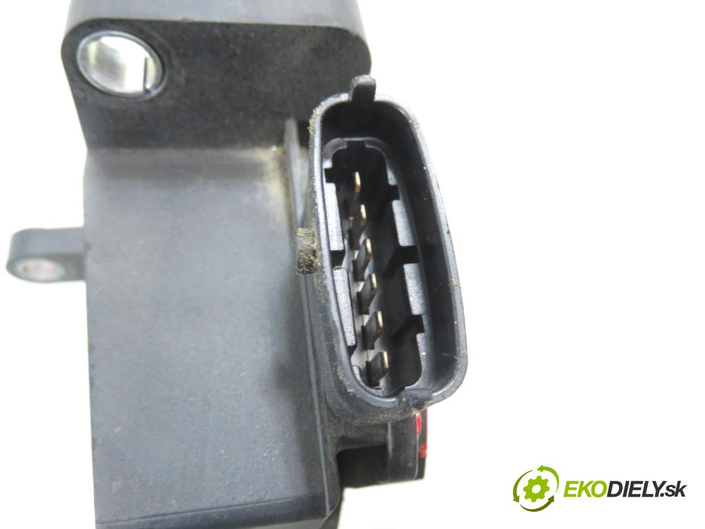 IVECO DAILY IV Skrzynia FURGON 2007 130,00 35C18 V, 35C18 V/P, 35S18 V, 35S18 V/P - F1CE0481H 2998,00 Potenciometer plynu 504061734 ; 0281002632 (Potenciometer plynového pedálu)