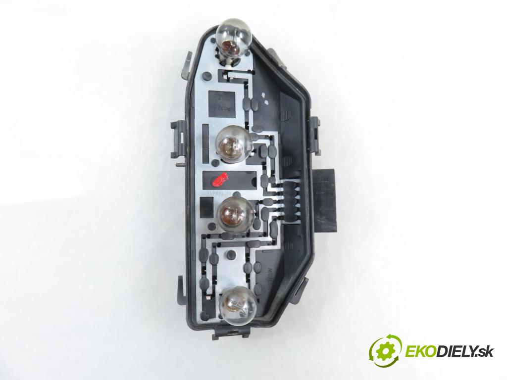 VW TRANSPORTER V Skrzynia (7HA, 7HH, 7EA, 7EH) FURGON 2005 77,00 1.9 TDI PD 105 - AXB 1896,00 vložka svetla ľavy zadné 7H0945257A