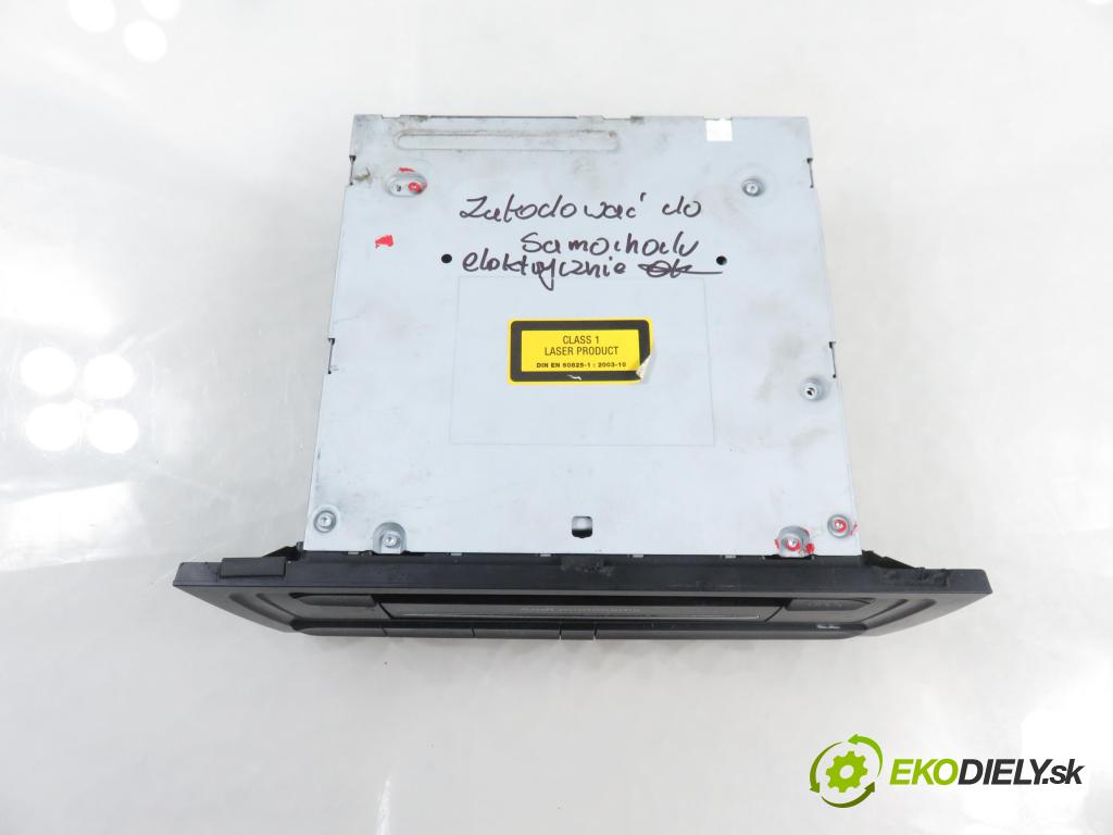 AUDI A4 Avant (8K5, B8) KOMBI 2009 105,00 2.0 TDI - CAGA 1968,00 čítač navigácie 8T1035666E (Elektrosúčasti ostatné)