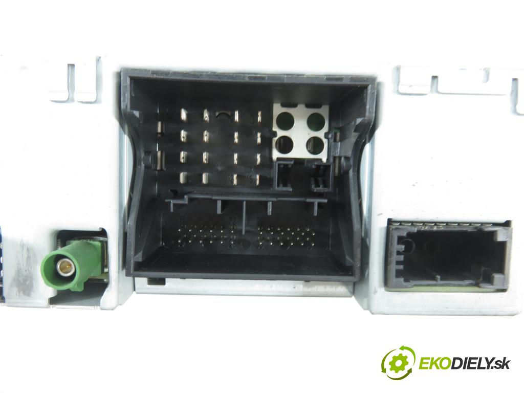 AUDI A4 Avant (8K5, B8) KOMBI 2010 125,00 2.0 TDI quattro - CAHA 1968,00 čítač navigácie 8T1035666D (Elektrosúčasti ostatné)