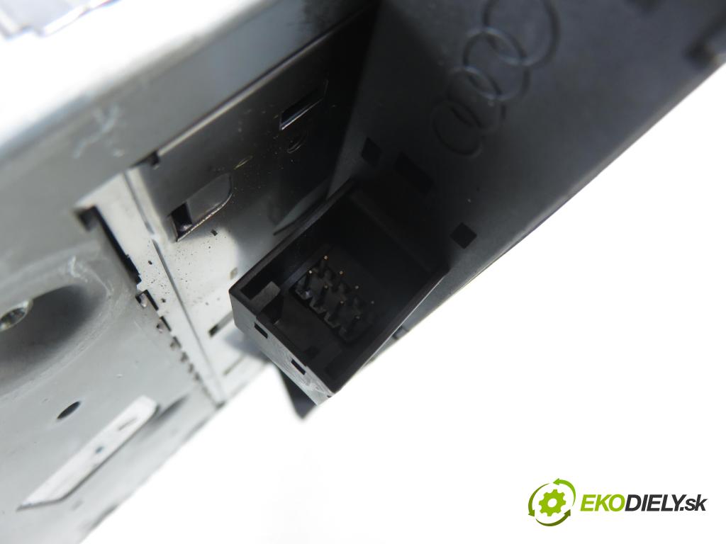 AUDI A4 Avant (8K5, B8) KOMBI 2010 125,00 2.0 TDI quattro - CAHA 1968,00 čítač navigácie 8T1035666D (Elektrosúčasti ostatné)