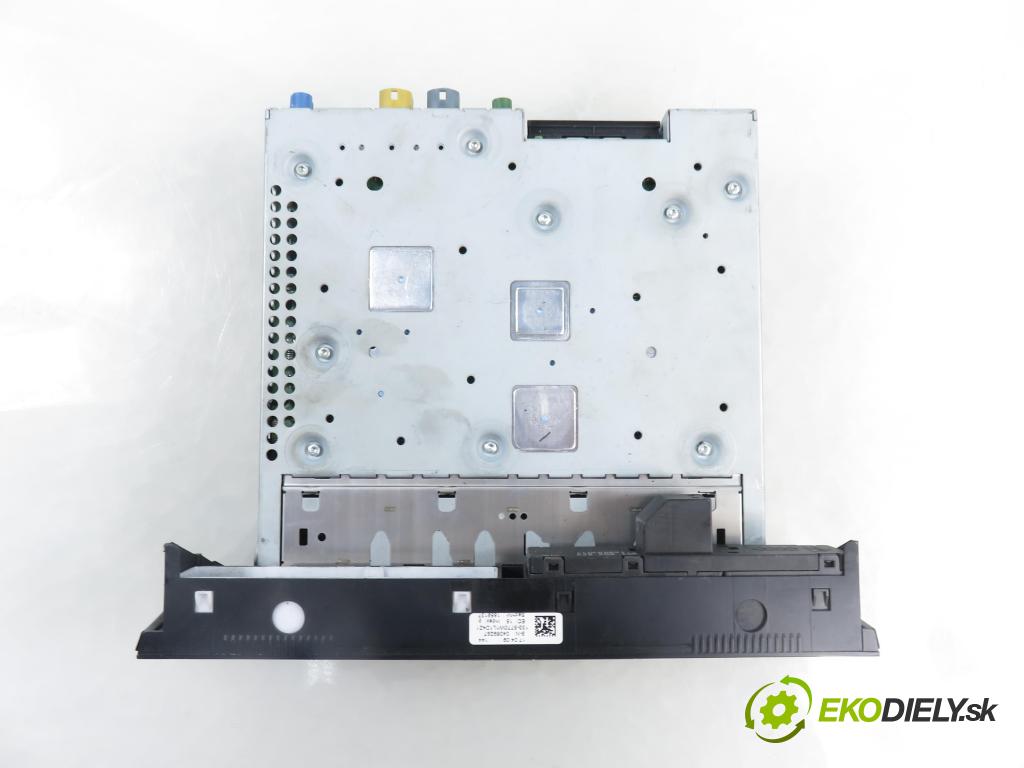 AUDI A4 Avant (8K5, B8) KOMBI 2010 125,00 2.0 TDI quattro - CAHA 1968,00 čítač navigácie 8T1035666D (Elektrosúčasti ostatné)