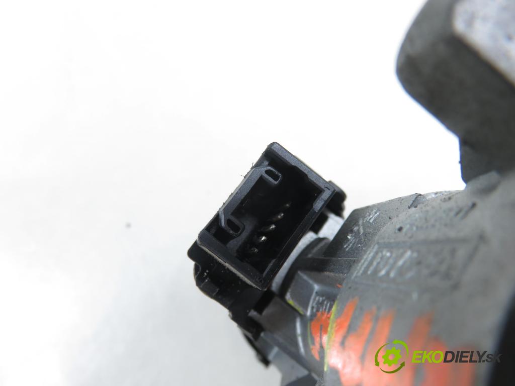 TOYOTA YARIS (_P1_) HB 2001 50,00 1.0 VVT- i 68 - 1SZ-FE 998,00 spinačka / zámky 450200D01 ; N0501002 ; 897830D010