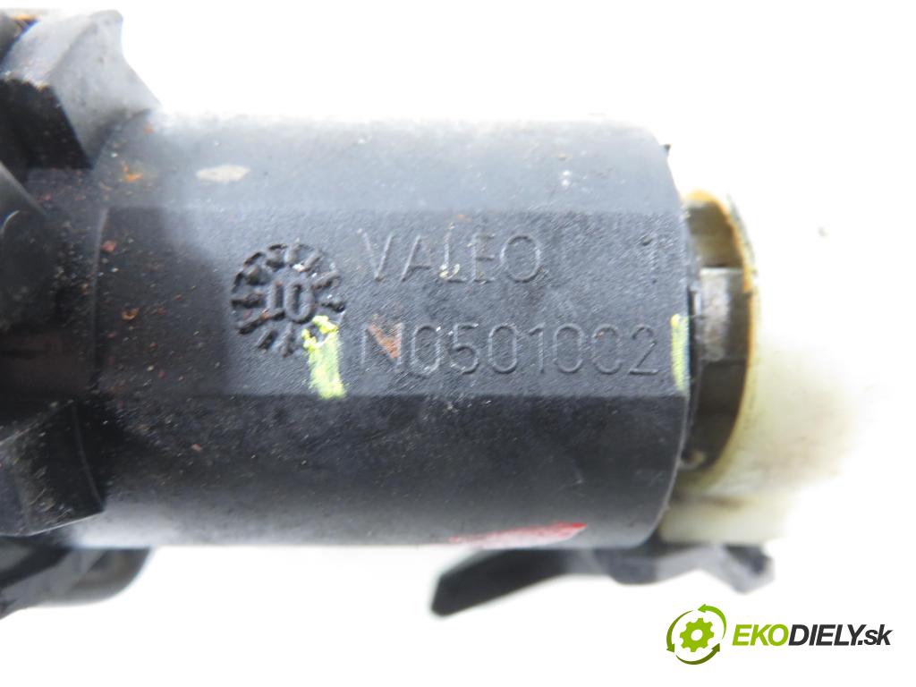 TOYOTA YARIS (_P1_) HB 2001 50,00 1.0 VVT- i 68 - 1SZ-FE 998,00 spinačka / zámky 450200D01 ; N0501002 ; 897830D010