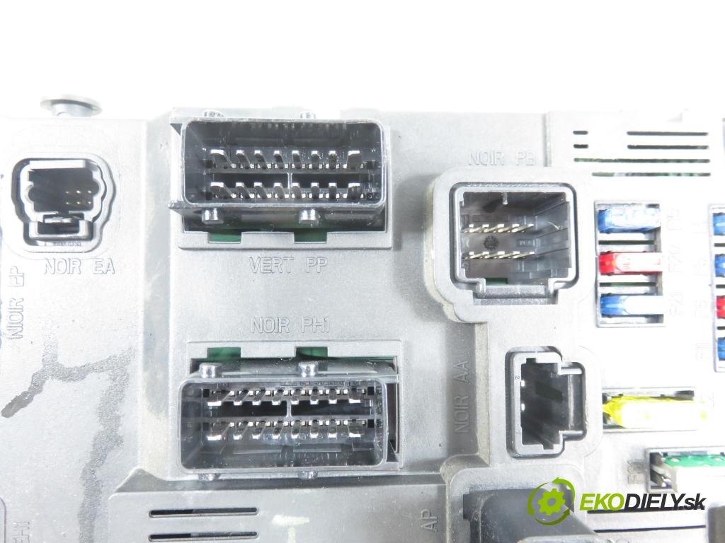 PEUGEOT 206 liftback (2A/C) HB 2002 55,00 1.4 75 - KFW 1360,00 MODUL BSI S118085220A