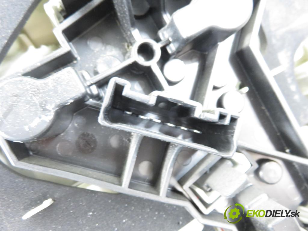 BMW 1 (E87) HB 2005 85,00 116 i - N45 B16 A 1596,00 Svetlo ľavé zadné 6924501