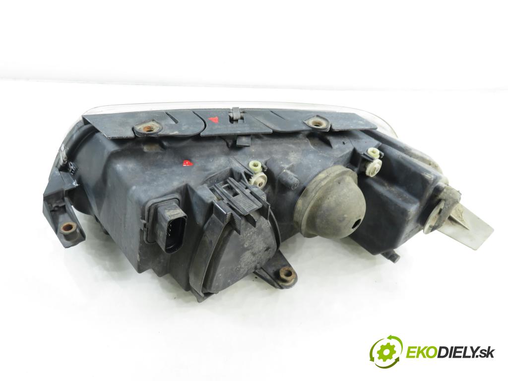 VW PASSAT B5.5 Variant (3B6) KOMBI 2001 74,00 1.9 TDI PD 101 - AVB 1896,00 Svetlo PP 3B0941016AK
