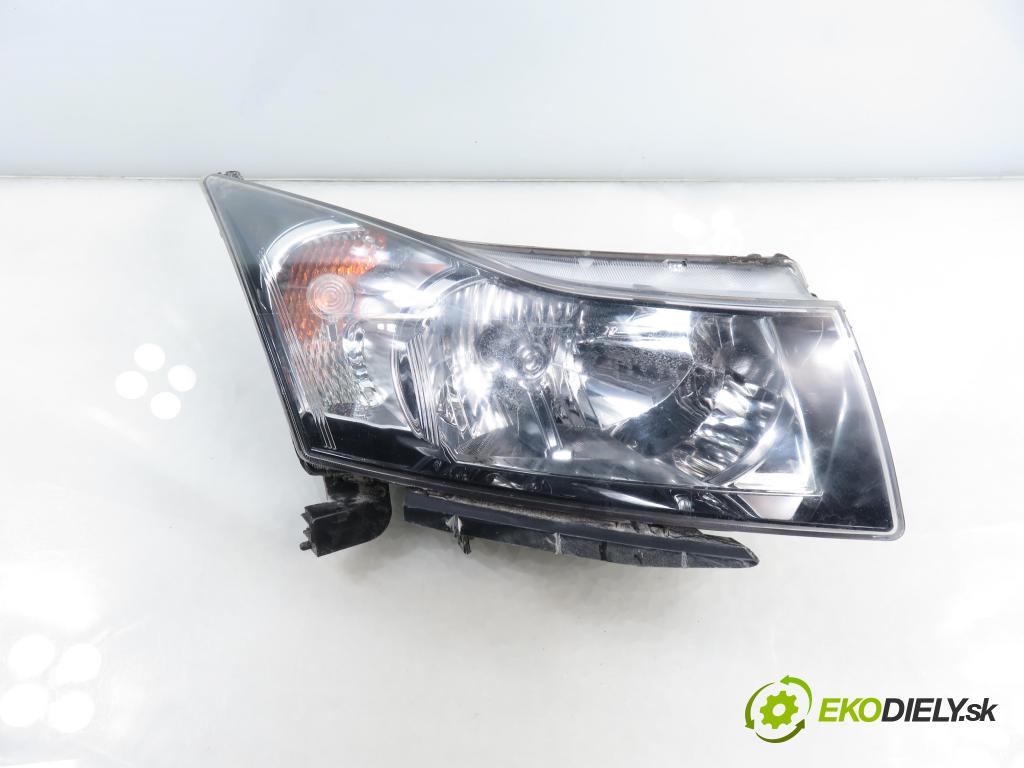 CHEVROLET CRUZE (J300) SEDAN 2011 0,00 2.0 VCDi - Z 20 D1 1998,00 Svetlo PP 