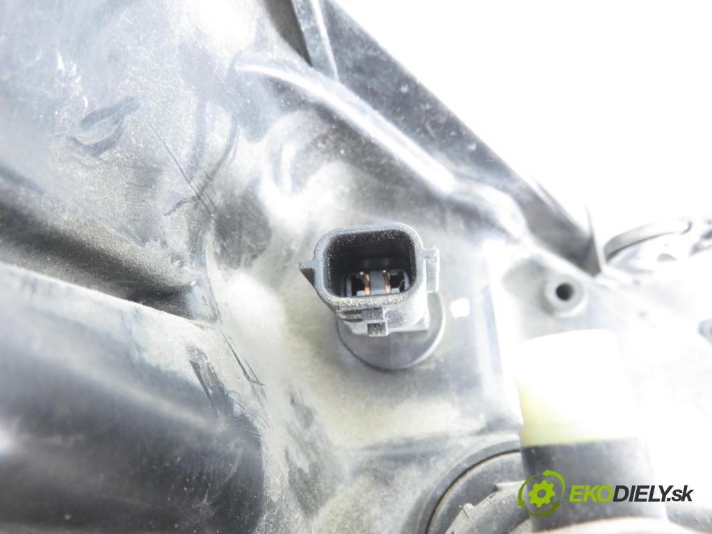 RENAULT GRAND SCENIC II (JM0/1_) MINIVAN 2004 99,00 2.0 135 - F4R 771 1998,00 Svetlo LP