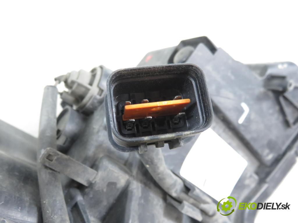 CITROEN C-CROSSER (EP_) SUV 2008 115,00 2.2 HDi 160 - 4HN (DW12MTED4) 2179,00 Svetlo LP P7143L ; P7142L