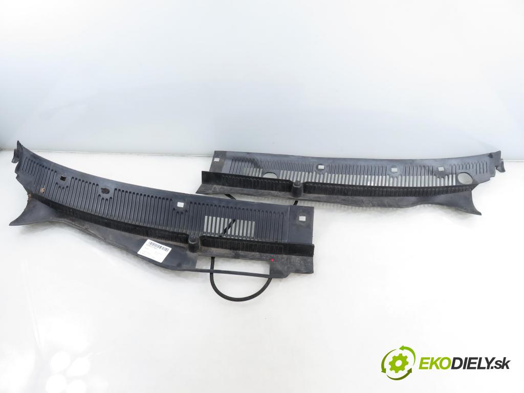 SKODA OCTAVIA I (1U2) LIFTBACK 1999 66,00 1.9 TDI 90- AGR 1896,00 Torpédo, plast pod čelné okno 1U1819415 (Torpédo (plast pod čelným sklom))