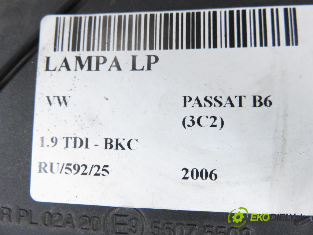 VW PASSAT B6 (3C2) SEDAN 2006 77,00 1.9 TDI PD 105 - BKC 1896,00 Svetlo LP 3C0941005M