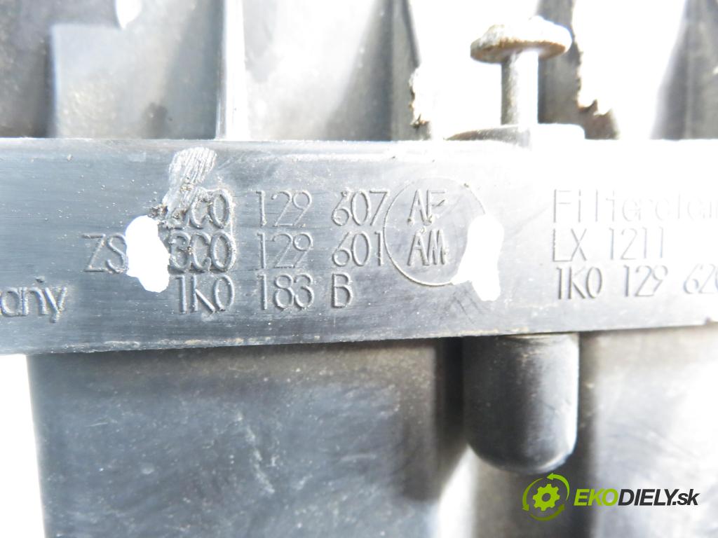 VW PASSAT B6 (3C2) SEDAN 2006 77,00 1.9 TDI PD 105 - BKC 1896,00 obal filtra vzduchu 3C0129601AH (Kryt vzduchového filtru)