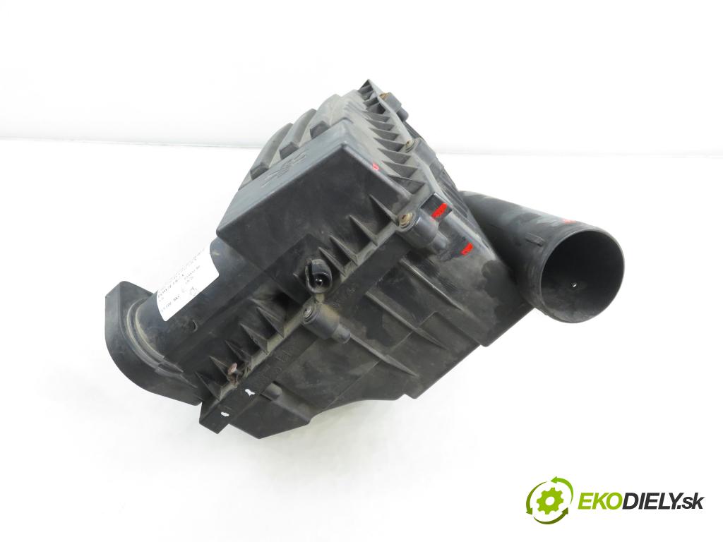 VW PASSAT B6 (3C2) SEDAN 2006 77,00 1.9 TDI PD 105 - BKC 1896,00 obal filtra vzduchu 3C0129601AH (Kryt vzduchového filtru)