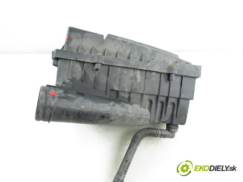 VW PASSAT B6 (3C2) SEDAN 2006 77,00 1.9 TDI PD 105 - BKC 1896,00 obal filtra vzduchu 3C0129601AH (Kryt vzduchového filtru)