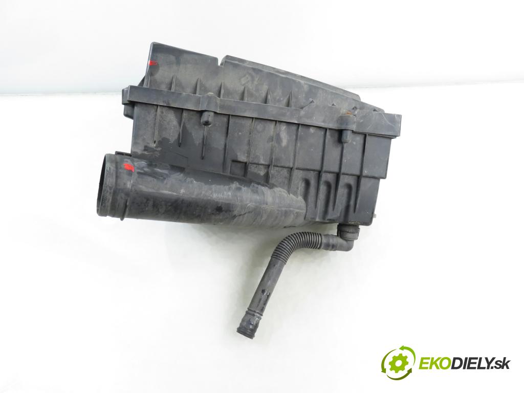 VW PASSAT B6 (3C2) SEDAN 2006 77,00 1.9 TDI PD 105 - BKC 1896,00 obal filtra vzduchu 3C0129601AH (Kryt vzduchového filtru)