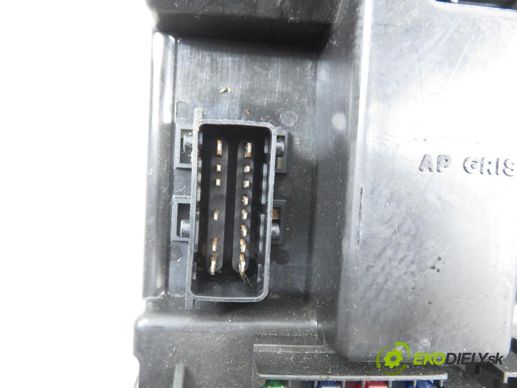 PEUGEOT 307 (3A/C) HB 2003 100,00 2.0 16V - RFN (EW10J4) 1997,00 MODUL BSI 9651197680A ; 9651196980A
