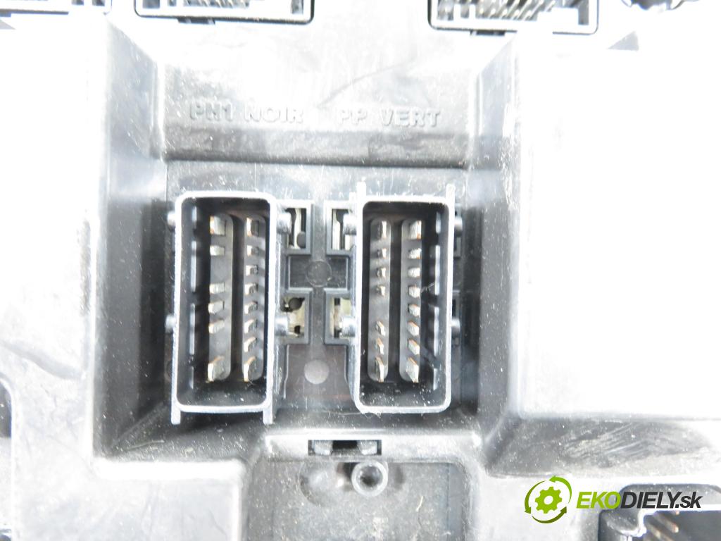 PEUGEOT 307 (3A/C) HB 2003 100,00 2.0 16V - RFN (EW10J4) 1997,00 MODUL BSI 9651197680A ; 9651196980A