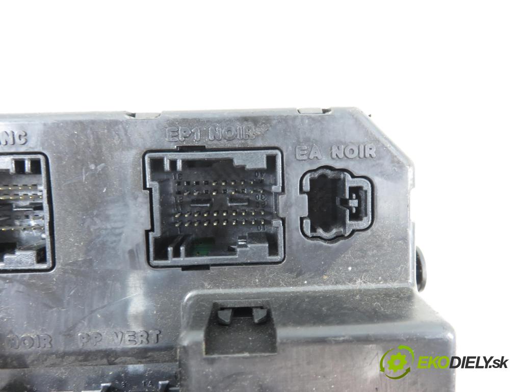 PEUGEOT 307 (3A/C) HB 2003 100,00 2.0 16V - RFN (EW10J4) 1997,00 MODUL BSI 9651197680A ; 9651196980A