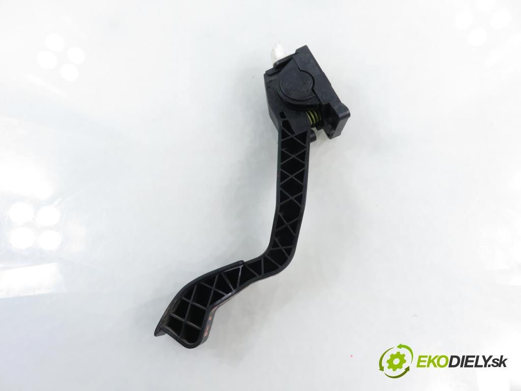 PEUGEOT 307 (3A/C) HB 2003 100,00 2.0 16V - RFN (EW10J4) 1997,00 Potenciometer plynu 0280752251 ; 9646702180 (Potenciometer plynového pedálu)