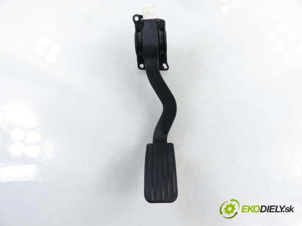 PEUGEOT 307 (3A/C) HB 2003 100,00 2.0 16V - RFN (EW10J4) 1997,00 Potenciometer plynu 0280752251 ; 9646702180 (Potenciometer plynového pedálu)