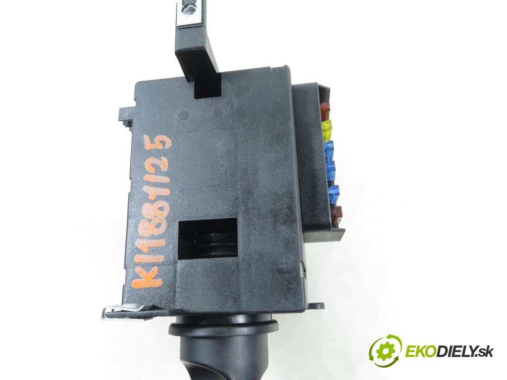 MERCEDES-BENZ KLASA A (W168) HB 2000 75,00 1.6 102 A 160  M 166.960 1598,00 prepínač svetlá 1685450104