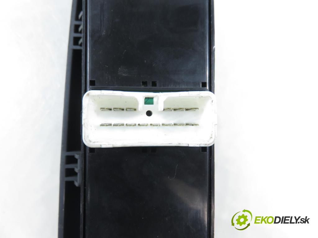 KIA CERATO I sedan (LD) SEDAN 2006 0,00 1.6 - G4ED 1599,00 Panel ovládaní oken 621W05560