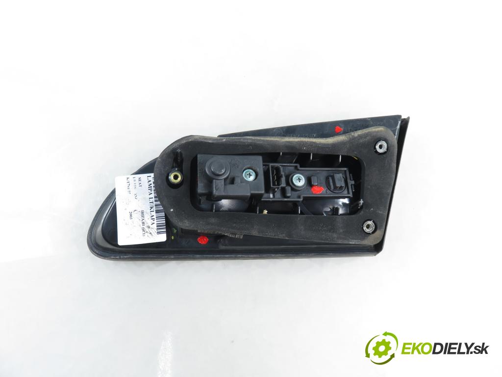 SEAT IBIZA III (6L1) HB 2003 96,00 1.9 TDI PD 130 - ASZ 1896,00 světlo levé zadní kufr 6L6945093D