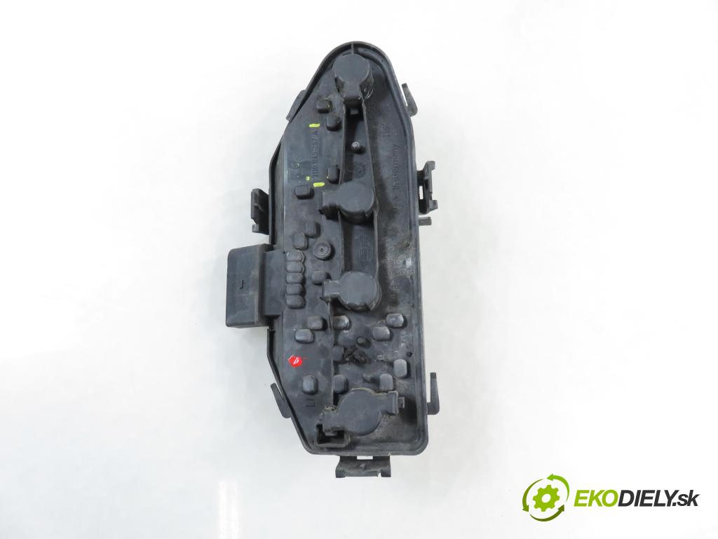 VW TRANSPORTER V Skrzynia (7HA, 7HH, 7EA, 7EH) FURGON 2008 75,00 1.9 TDI - BRS 1896,00 vložka svetla ľavy zadné 7H0945257A