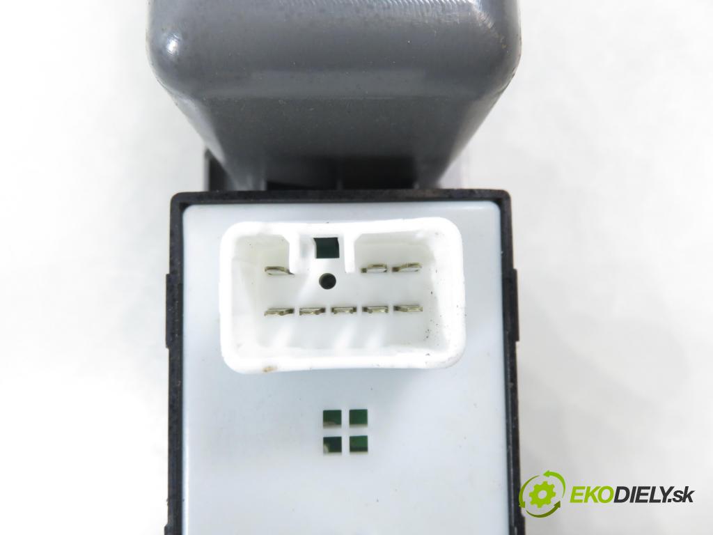 CHEVROLET LACETTI (J200) SEDAN 2008 70,00 1.4 16V - F14D3 1399,00 Panel ovládaní oken 621W04780