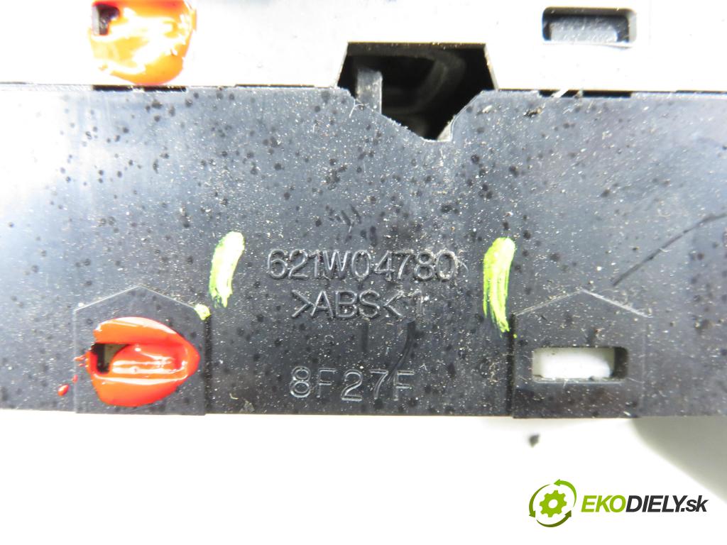 CHEVROLET LACETTI (J200) SEDAN 2008 70,00 1.4 16V - F14D3 1399,00 Panel ovládaní oken 621W04780