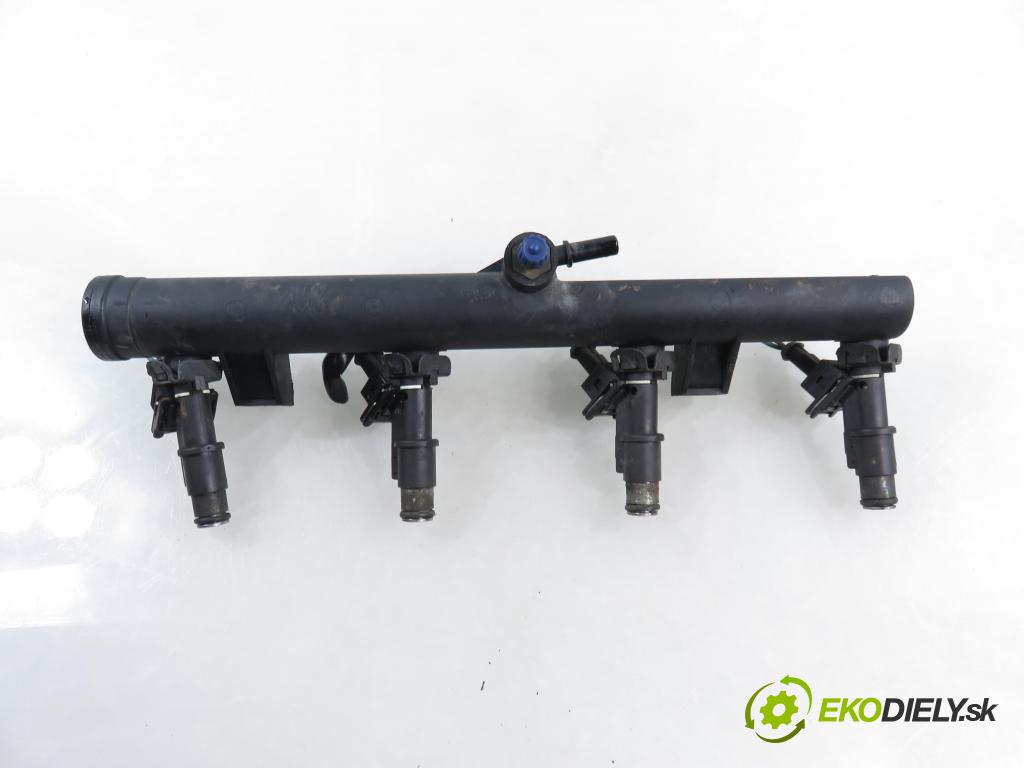 PEUGEOT 307 (3A/C) HB 2003 100,00 2.0 16V - RFN (EW10J4) 1997,00 Lišta vstrekovacia 9628084680 (Vstrekovacia lišta)