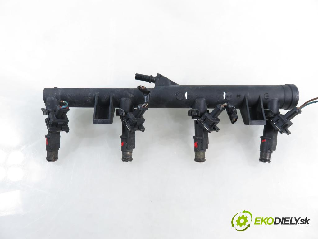 PEUGEOT 307 (3A/C) HB 2003 100,00 2.0 16V - RFN (EW10J4) 1997,00 Lišta vstrekovacia 9628084680 (Vstrekovacia lišta)