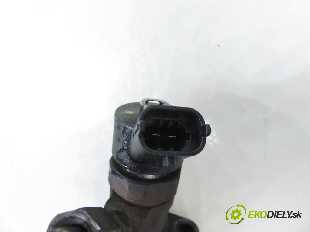 CITROEN BERLINGO FIRST Skrzynia (M_) FURGON 2007 55,00 1.6 HDI 75 (MB9HW) - 9HW (DV6BTED4) 1560,00 vstrekovač 0445110239 (Vstrekovač paliva)