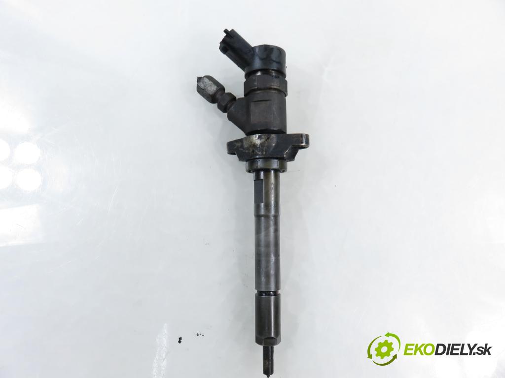 CITROEN BERLINGO FIRST Skrzynia (M_) FURGON 2007 55,00 1.6 HDI 75 (MB9HW) - 9HW (DV6BTED4) 1560,00 vstrekovač 0445110239 (Vstrekovač paliva)