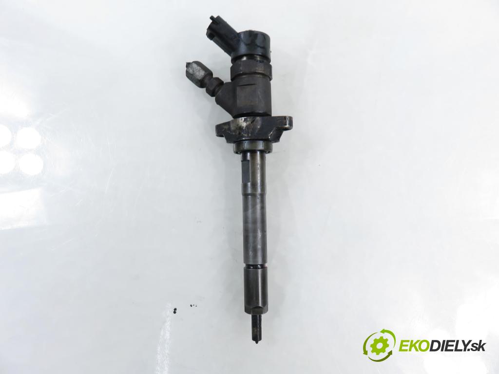 CITROEN BERLINGO FIRST Skrzynia (M_) FURGON 2007 55,00 1.6 HDI 75 (MB9HW) - 9HW (DV6BTED4) 1560,00 vstrekovač 0445110239 (Vstrekovač paliva)